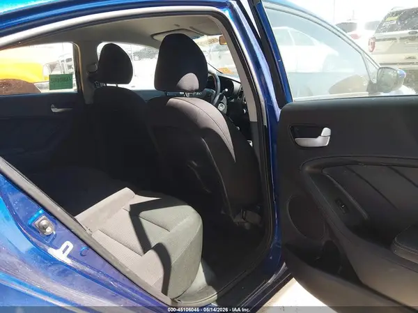 3KPFK4A79JE164833 2018 KIA FORTE - Image 8