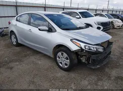 3KPFK4A79JE165612 2018 KIA FORTE