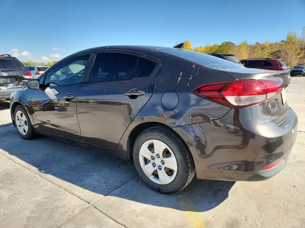 3KPFK4A79JE167523 2018 KIA FORTE - Image 2
