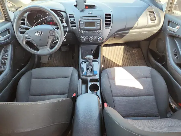 3KPFK4A79JE167523 2018 KIA FORTE - Image 8