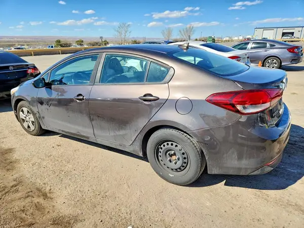 3KPFK4A79JE168512 2018 KIA FORTE - Image 2