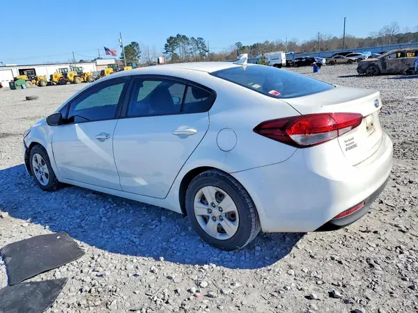 3KPFK4A79JE168574 2018 KIA FORTE - Image 2