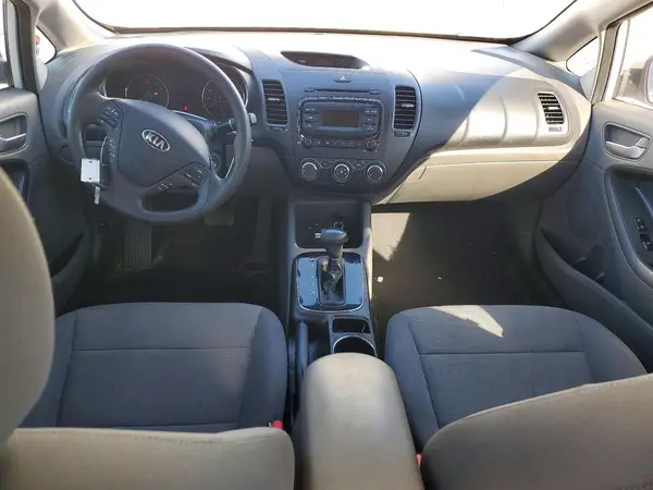 3KPFK4A79JE168574 2018 KIA FORTE - Image 8