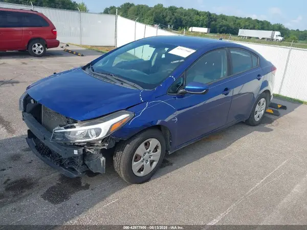 3KPFK4A79JE168591 2018 KIA FORTE - Image 2