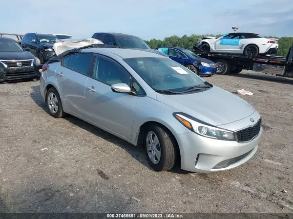 3KPFK4A79JE168946 2018 KIA FORTE - Image 1