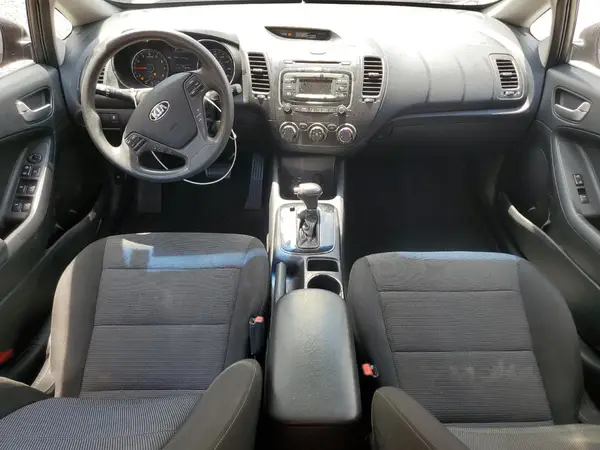 3KPFK4A79JE169868 2018 KIA FORTE - Image 8