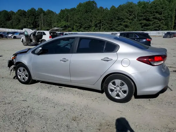 3KPFK4A79JE171572 2018 KIA FORTE - Image 2
