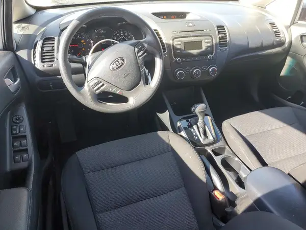 3KPFK4A79JE171572 2018 KIA FORTE - Image 8