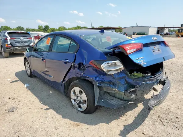 3KPFK4A79JE171670 2018 KIA FORTE - Image 2