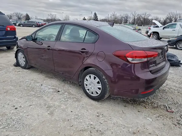 3KPFK4A79JE177758 2018 KIA FORTE - Image 2