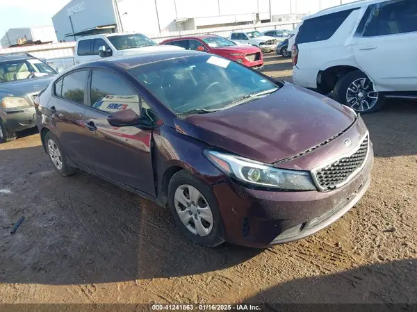 3KPFK4A79JE179025 2018 KIA FORTE - Image 1