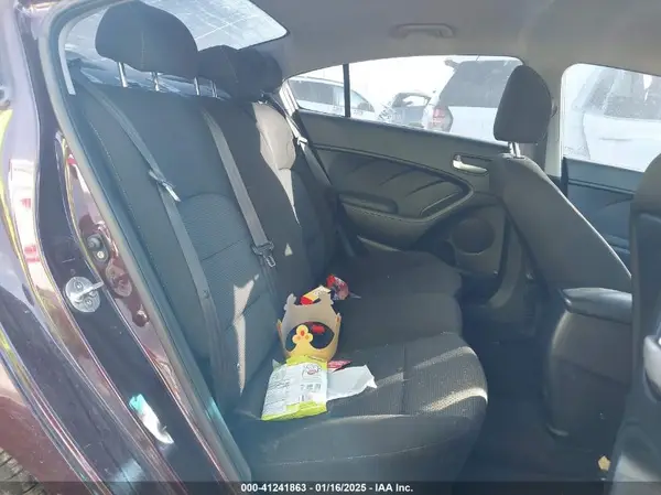 3KPFK4A79JE179025 2018 KIA FORTE - Image 8