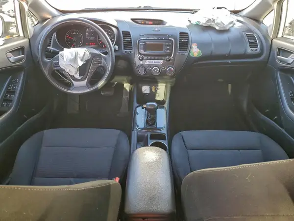 3KPFK4A79JE179333 2018 KIA FORTE - Image 8