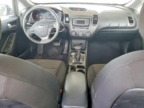 3KPFK4A79JE180420 2018 KIA FORTE - Image 8