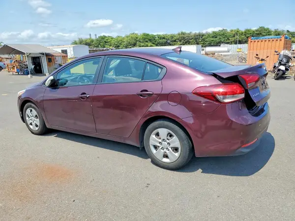 3KPFK4A79JE180871 2018 KIA FORTE - Image 2