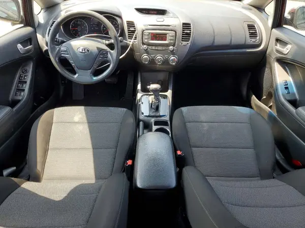 3KPFK4A79JE180871 2018 KIA FORTE - Image 8
