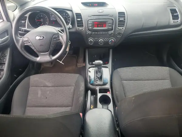 3KPFK4A79JE181244 2018 KIA FORTE - Image 8