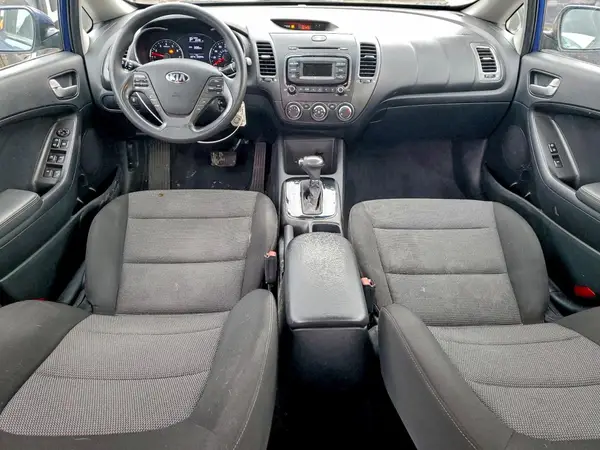 3KPFK4A79JE184659 2018 KIA FORTE - Image 8