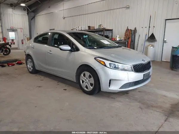3KPFK4A79JE184791 2018 KIA FORTE - Image 1