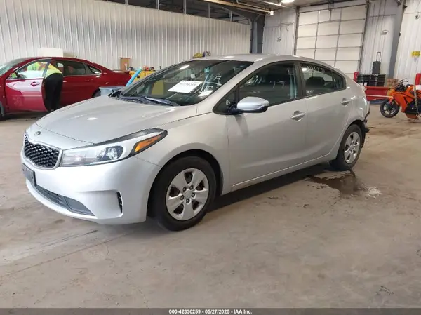 3KPFK4A79JE184791 2018 KIA FORTE - Image 2