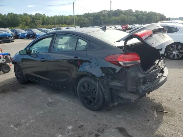 3KPFK4A79JE188985 2018 KIA FORTE - Image 2