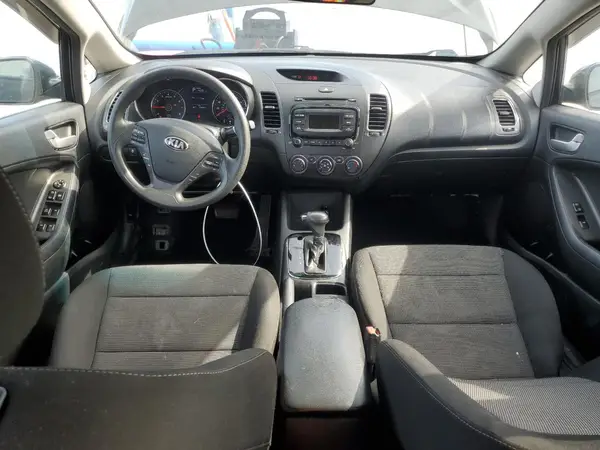 3KPFK4A79JE188985 2018 KIA FORTE - Image 8