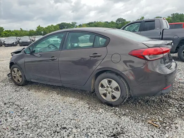 3KPFK4A79JE190512 2018 KIA FORTE - Image 2