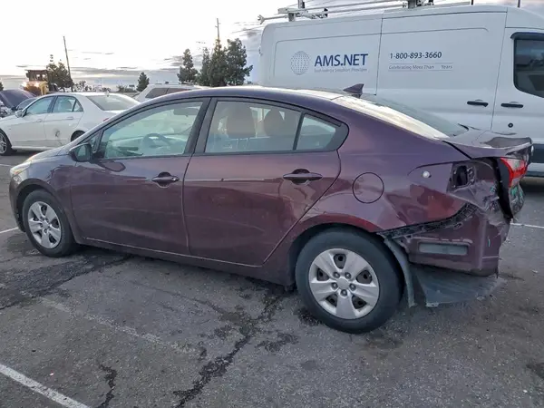 3KPFK4A79JE196794 2018 KIA FORTE - Image 2