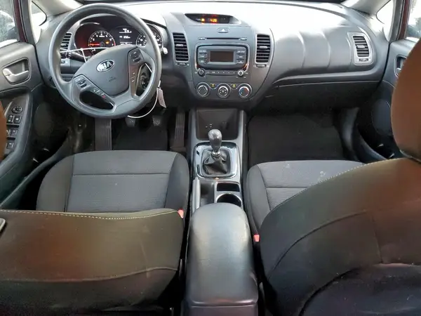 3KPFK4A79JE196794 2018 KIA FORTE - Image 8