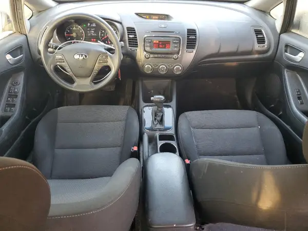 3KPFK4A79JE198478 2018 KIA FORTE - Image 8
