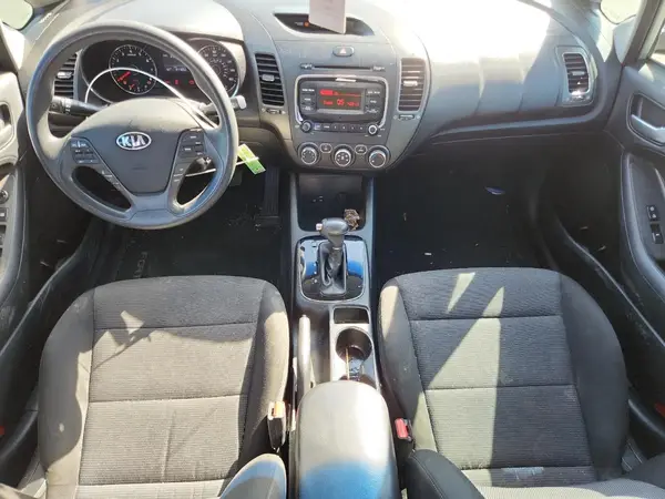 3KPFK4A79JE200648 2018 KIA FORTE - Image 8