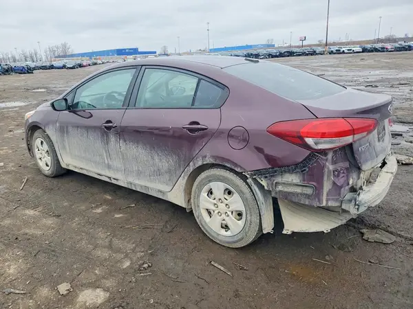 3KPFK4A79JE200892 2018 KIA FORTE - Image 2