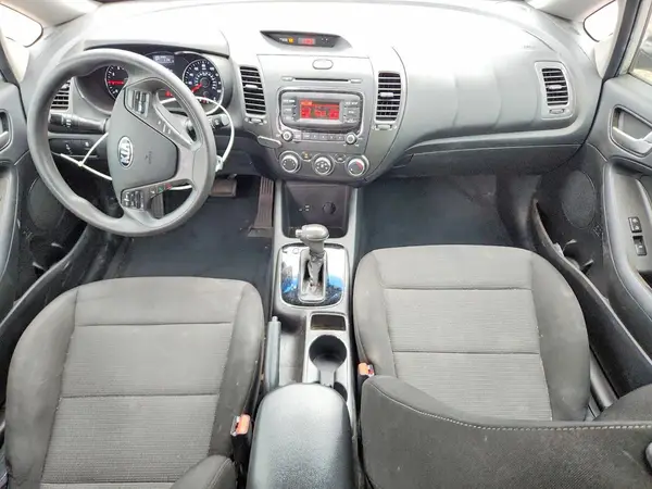 3KPFK4A79JE202495 2018 KIA FORTE - Image 8