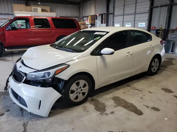 3KPFK4A79JE202643 2018 KIA FORTE - Image 1