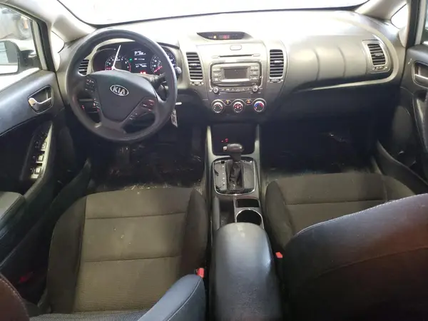 3KPFK4A79JE202643 2018 KIA FORTE - Image 8