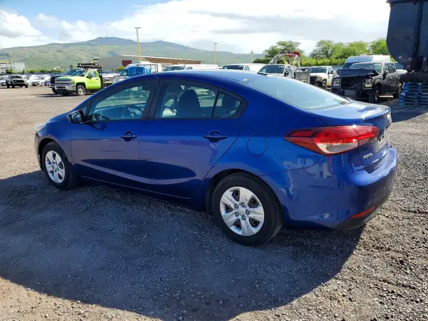 3KPFK4A79JE203940 2018 KIA FORTE - Image 2