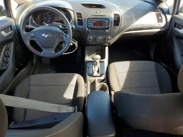3KPFK4A79JE203940 2018 KIA FORTE - Image 8