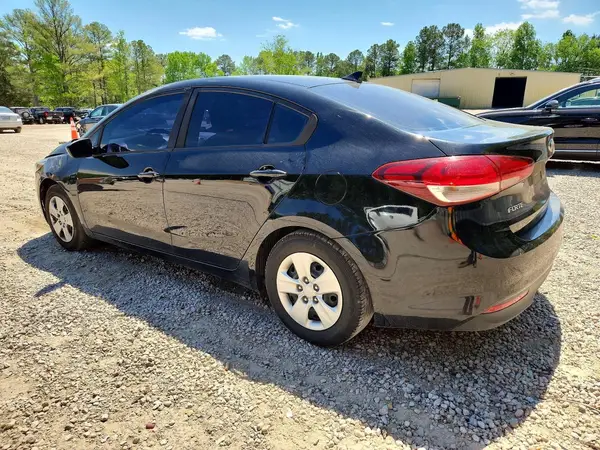 3KPFK4A79JE203968 2018 KIA FORTE - Image 2