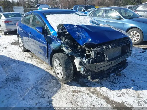 3KPFK4A79JE203985 2018 KIA FORTE - Image 1