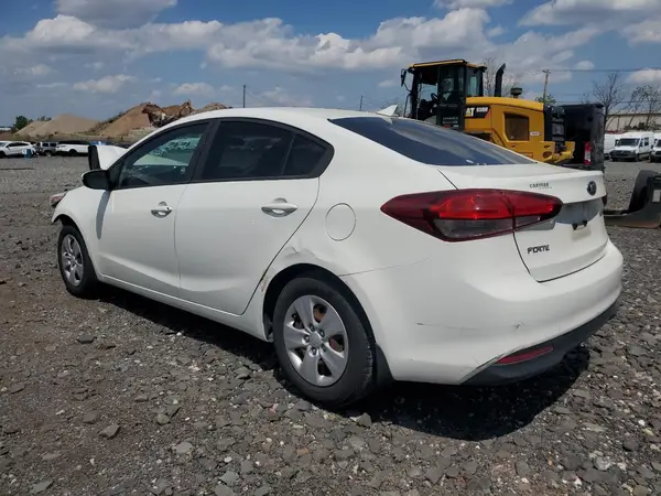 3KPFK4A79JE205638 2018 KIA FORTE - Image 2