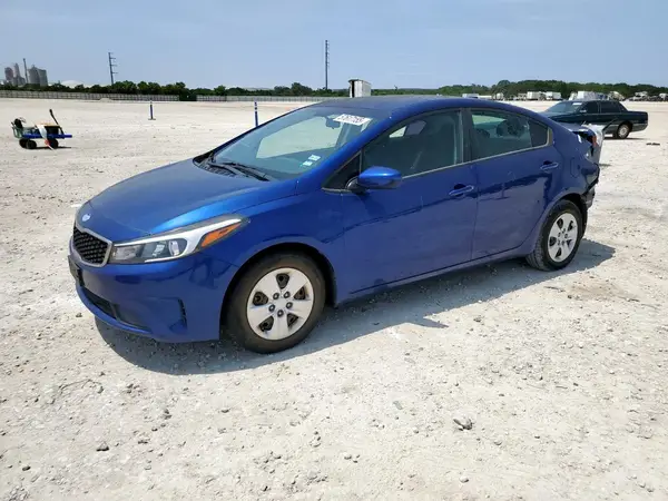 3KPFK4A79JE207552 2018 KIA FORTE - Image 1