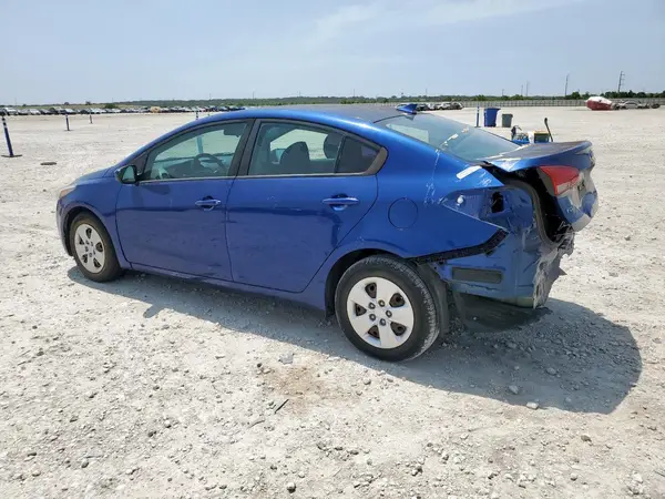 3KPFK4A79JE207552 2018 KIA FORTE - Image 2
