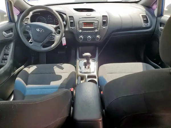 3KPFK4A79JE207552 2018 KIA FORTE - Image 8
