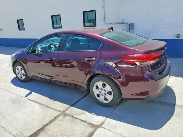 3KPFK4A79JE208698 2018 KIA FORTE - Image 2