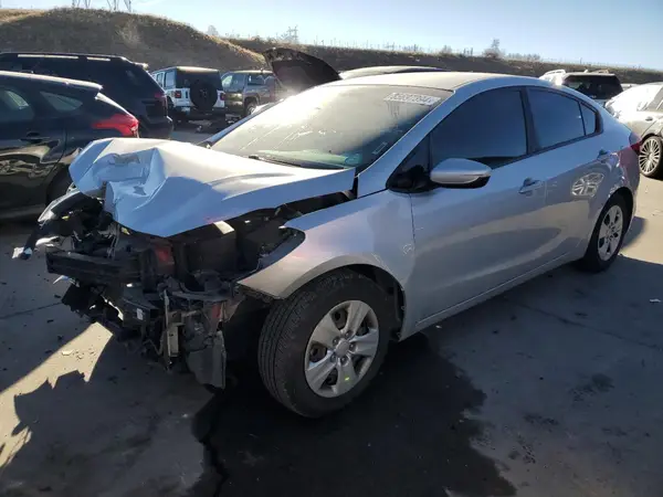 3KPFK4A79JE209396 2018 KIA FORTE - Image 1
