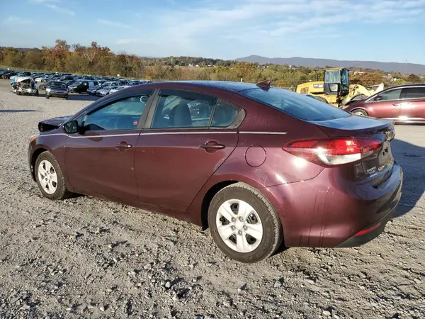 3KPFK4A79JE209771 2018 KIA FORTE - Image 2