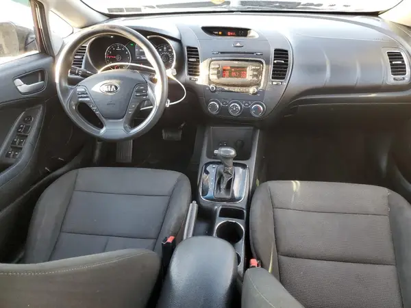 3KPFK4A79JE209771 2018 KIA FORTE - Image 8