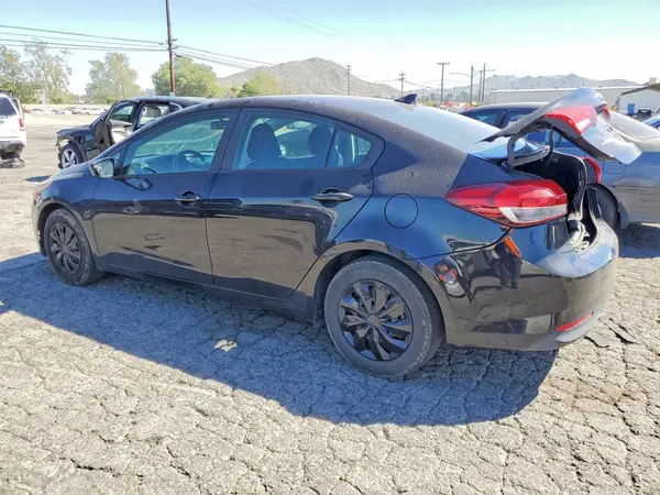 3KPFK4A79JE210306 2018 KIA FORTE - Image 2