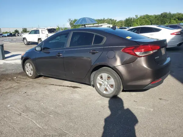 3KPFK4A79JE212623 2018 KIA FORTE - Image 2