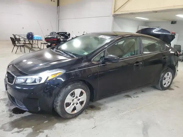 3KPFK4A79JE219846 2018 KIA FORTE - Image 1